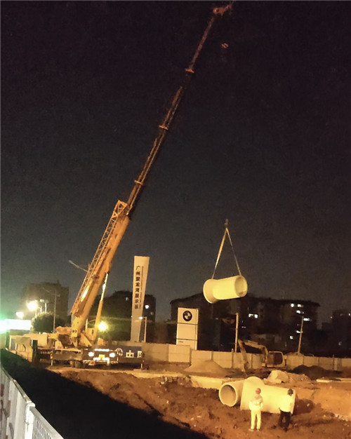 乡宁县“弯臂矫正”—— 吊车的 “形变补偿” 技术