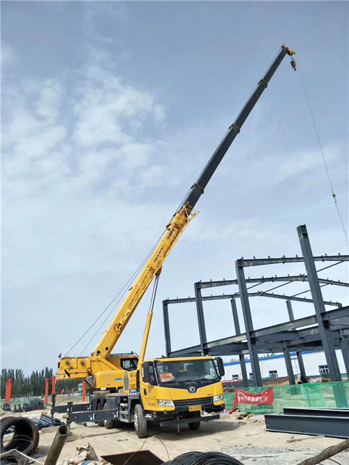 乡宁县超高层建筑钢结构吊装案例